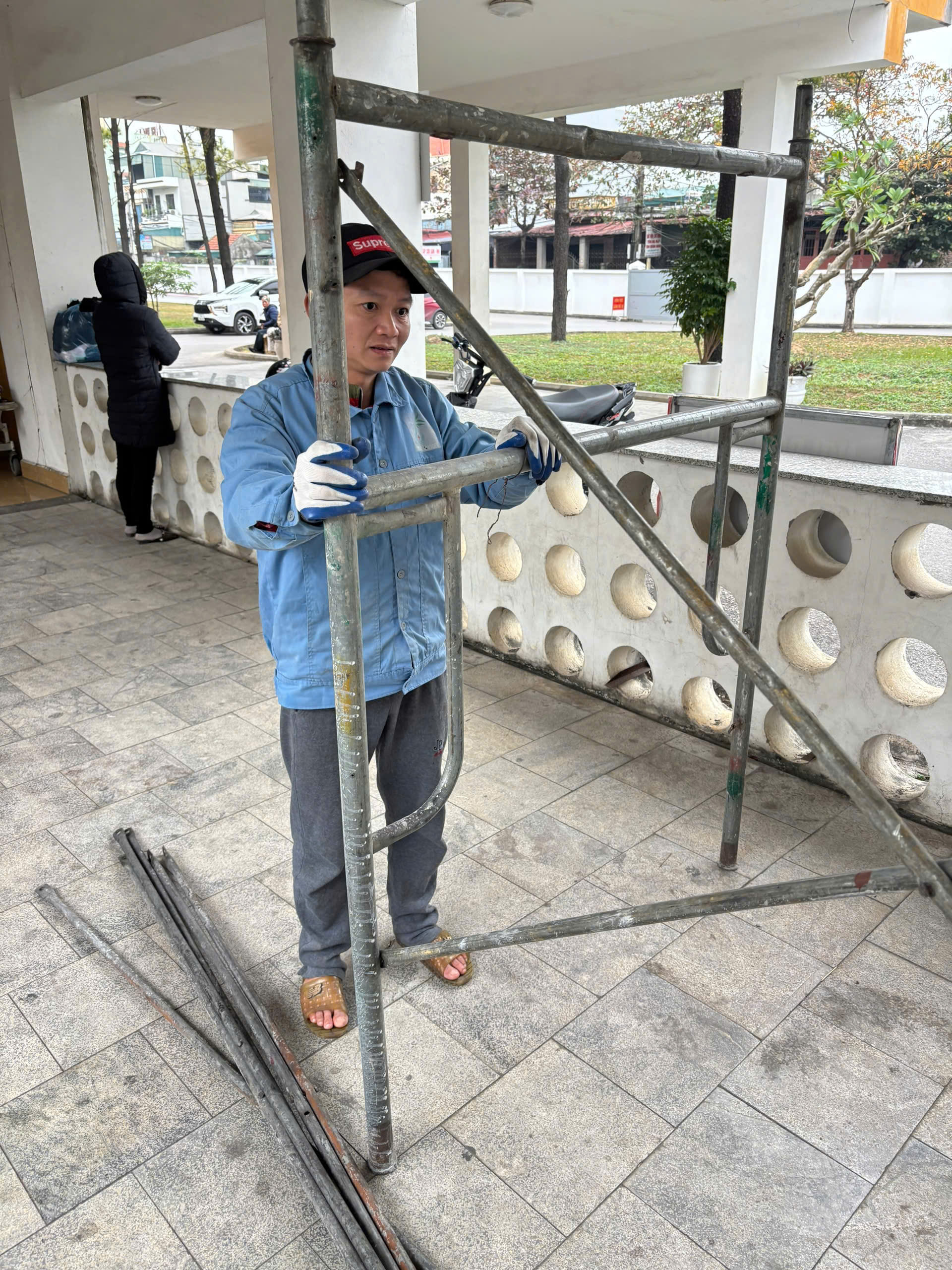 Hình ảnh thực tế hệ thống vận chuyển mẫu bệnh phẩm tại Bệnh viện Việt Nam – Thụy Điển Uông Bí
