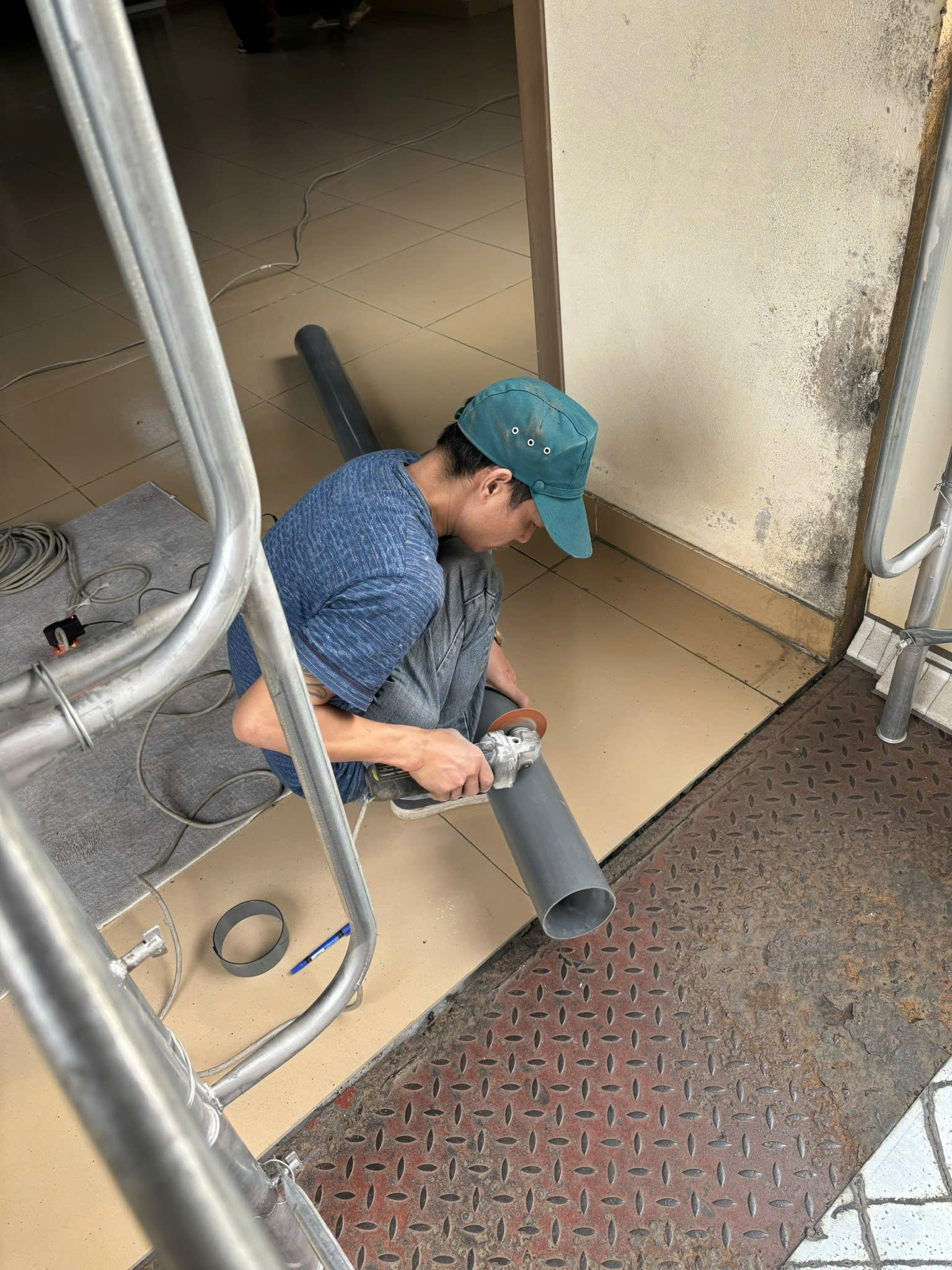 Hình ảnh thực tế hệ thống vận chuyển mẫu bệnh phẩm tại Bệnh viện Việt Nam – Thụy Điển Uông Bí