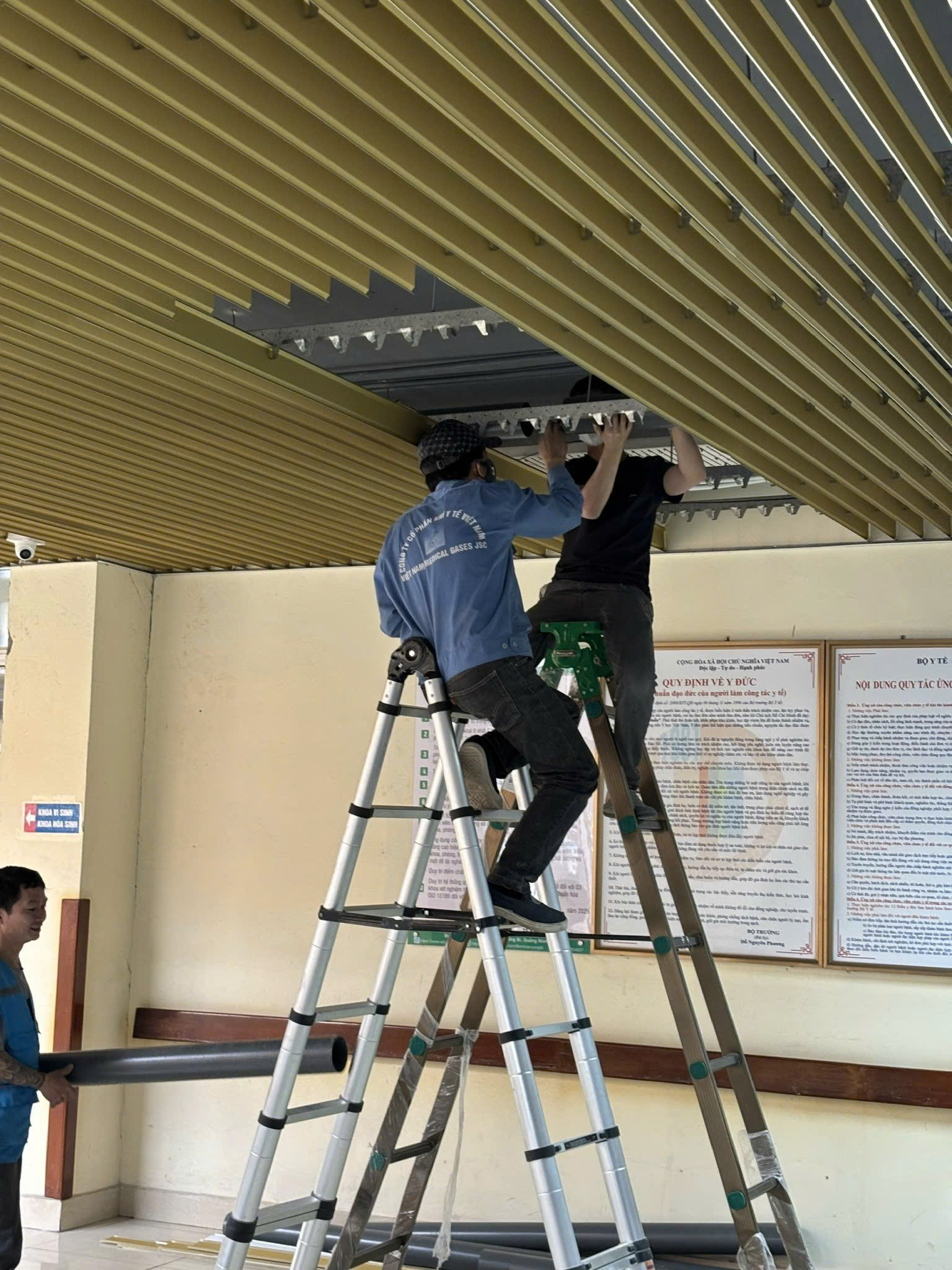 Hình ảnh thực tế hệ thống vận chuyển mẫu bệnh phẩm tại Bệnh viện Việt Nam – Thụy Điển Uông Bí