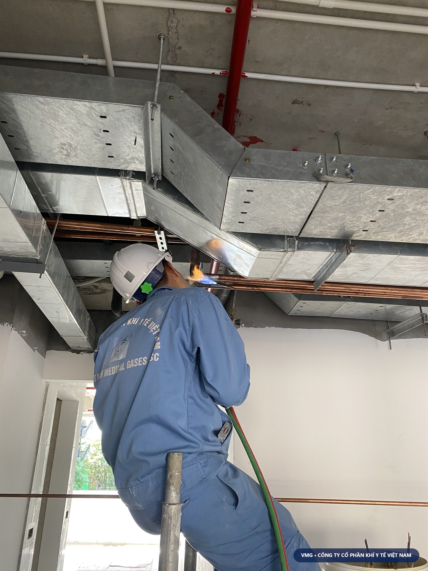 Brazing đường ống khí y tế tại Bệnh viện Đại học Phenikaa